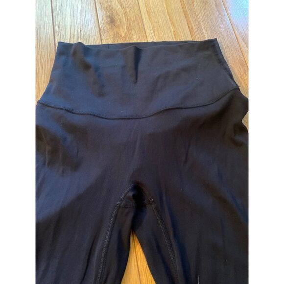 Unbranded, women's black spandex athletic leggings size small - Picture 2 of 6